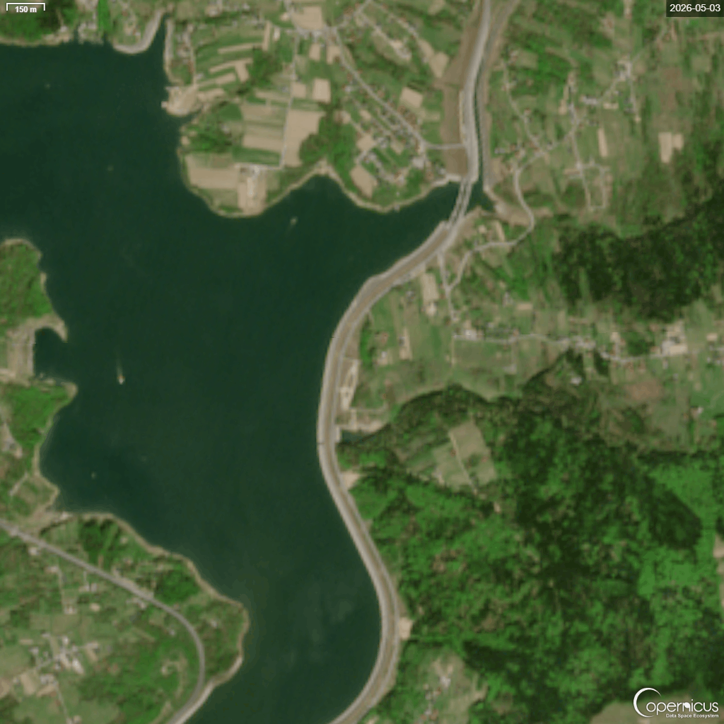 Animacja obrazów satelitarnych Copernicus: obszar gmin Mucharz, Stryszów i Zembrzyce, zmiany zasięgu wody w 2026 roku